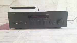 Yamaha R-N402D Amplituner Stereo 2x140W  